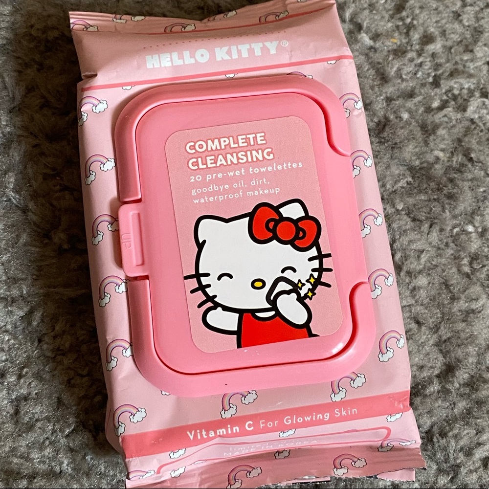 FACIAL WIPES